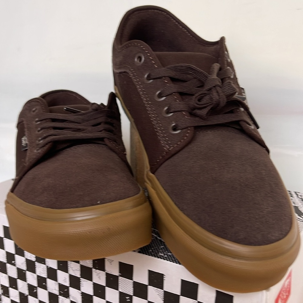 Vans Men’s Skate Chukka Low
Dark Brown/Gum
VN0A4BX4BF3
Sneakers - Picture 7 of 16